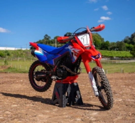 AMX Kit Pl�sticos Moto Full Rally 250 faro portan�mero protecciones y calcoman�as p/Tornado