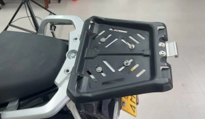Coocase Soporte Top Case Moto Baulera 45L aluminio